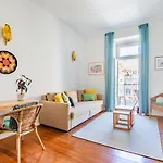 Conde 3bdr Luxury With Balcony