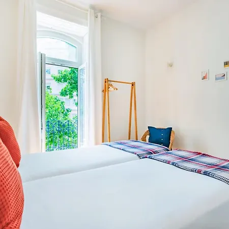 Conde 3bdr Luxury With Balcony Lejlighed