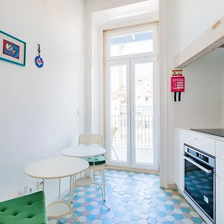 Conde 3bdr Luxury With Balcony Lejlighed *